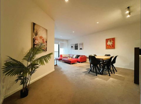 GW24-1 BATH 2 BR At The Glen With FREE Parking And Balcony - eTourism Australia 2