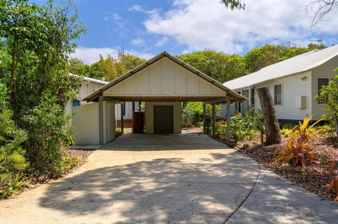 Ibis 15 - eTourism Australia 2