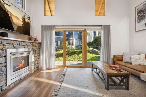 Ice 3 - eTourism Australia 2