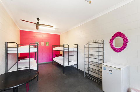 Adventurers Backpackers - eTourism Australia 3