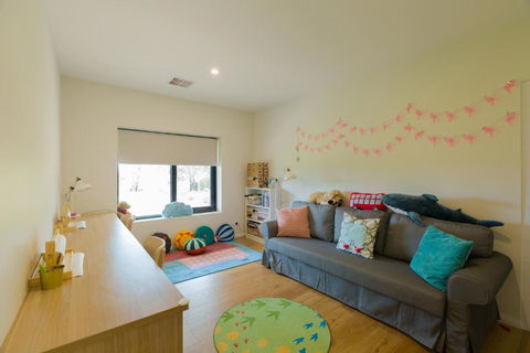 Mattner House Family Vacation Resort - eTourism Australia 0