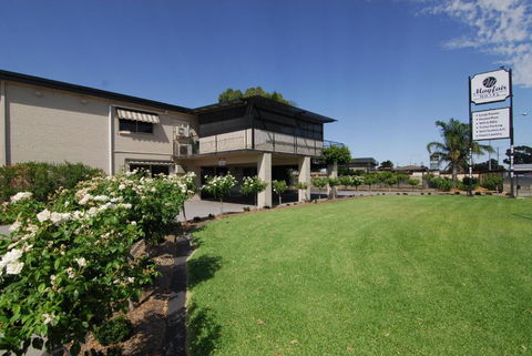 Mayfair Motel - eTourism Australia 0