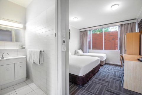 Meadow Inn Hotel-Motel - eTourism Australia 3