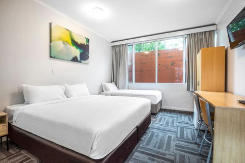 Meadow Inn Hotel-Motel - eTourism Australia 2