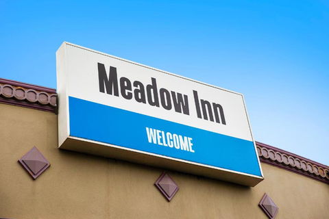 Meadow Inn Hotel-Motel - eTourism Australia 1