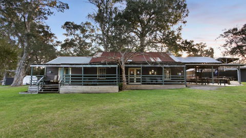 Mingling Waters - eTourism Australia 3