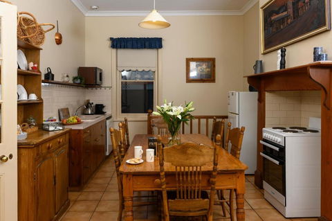 Miriams Cottage - eTourism Australia 1