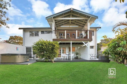 Natuna Lakeside Retreat - eTourism Australia 0