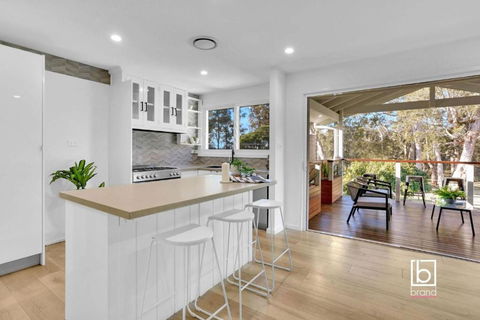 Natuna Lakeside Retreat - eTourism Australia 1