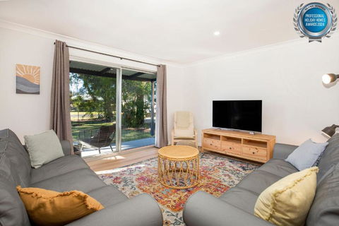 Nautilus Pet Friendly 5 Mins Walk To Bay - eTourism Australia 2