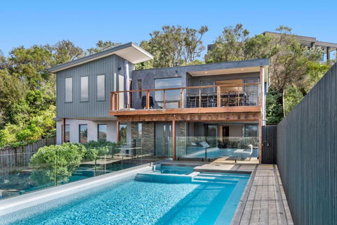 Nautilus By Ready Set Stay - LINEN PROVIDED, BYO TOWELS - eTourism Australia 0