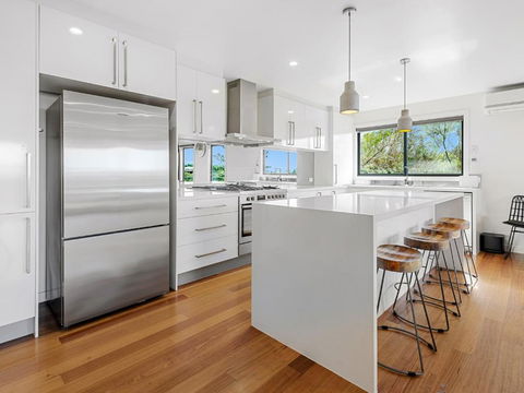 Nautilus By Ready Set Stay - LINEN PROVIDED, BYO TOWELS - eTourism Australia 2