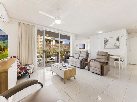 Nelson Point Unit 2 Golden Beach QLD - eTourism Australia 3