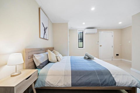 New 1-bedroom House With Free Parking - eTourism Australia 1