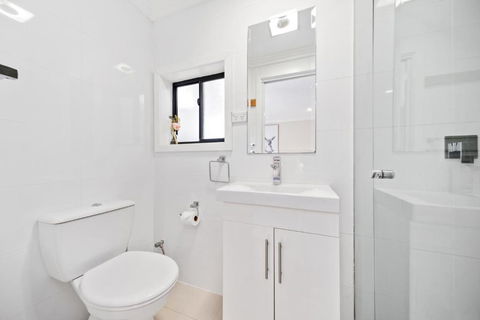 New 1-bedroom House With Free Parking - eTourism Australia 2