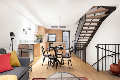 New Modern Design 3B2B House With Parking Near Toorak - eTourism Australia 0