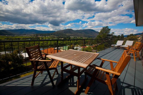 New Norfolk Holiday Apartments - eTourism Australia 0