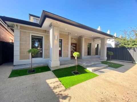 New Spacious Luxury 5 Bedroom Mansion In Unley - eTourism Australia 2