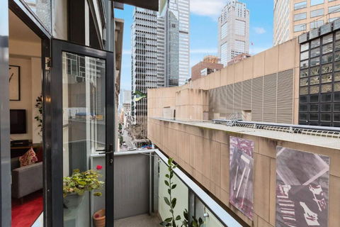 New York Style Loft On Flinders Lane With Parking - eTourism Australia 3