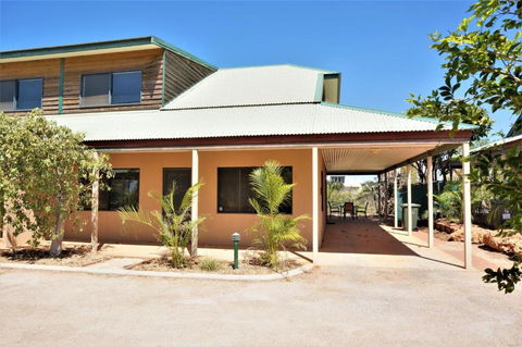 Ningaloo Breeze Villa 3 - eTourism Australia 1