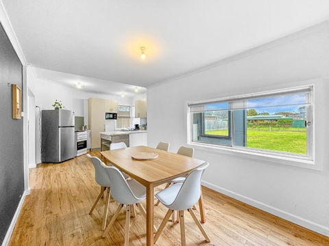 No. 231 Waterfront - eTourism Australia 2