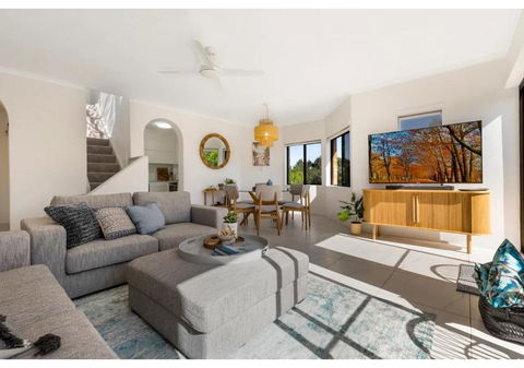 Noosa Riverside Getaway - eTourism Australia 0