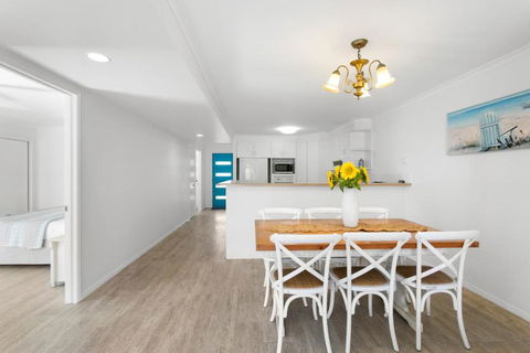 Noosa Sunseeker-walk To Cafes & River, Pet Friendly - eTourism Australia 3