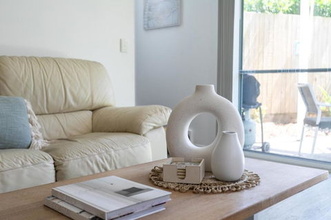 Noosa Sunseeker-walk To Cafes & River, Pet Friendly - eTourism Australia 2