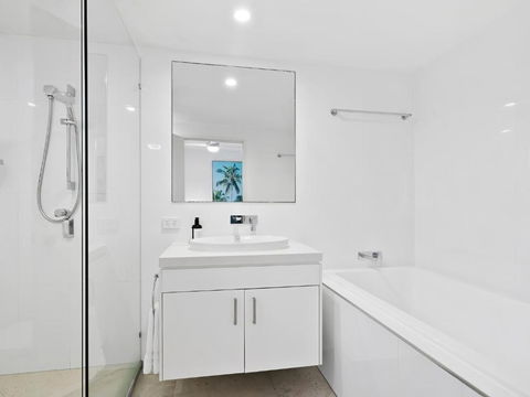 Noosa Views Apartment 4 Stylish Coastal Escape - eTourism Australia 2