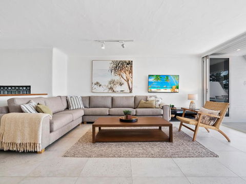 Noosa Views Apartment 4 Stylish Coastal Escape - eTourism Australia 3