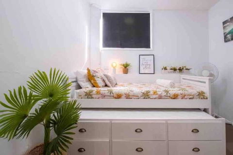 North Burleigh Miami Ocean Escape - eTourism Australia 1