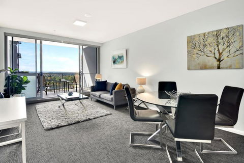 North Sydney Large Two Bedroom MIL2252402 - eTourism Australia 1