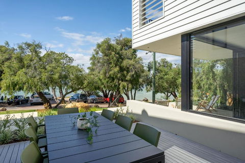 Novella I Private Properties - eTourism Australia 1