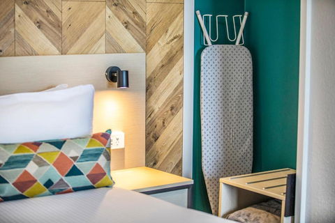 Nightcap At Sylvania Hotel - eTourism Australia 3