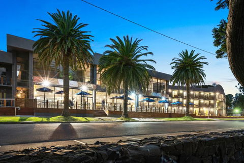 North Pier Hotel - eTourism Australia 0