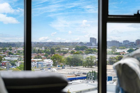 Olympic Park Stylish Apt With Gym Pool Good View - eTourism Australia 1