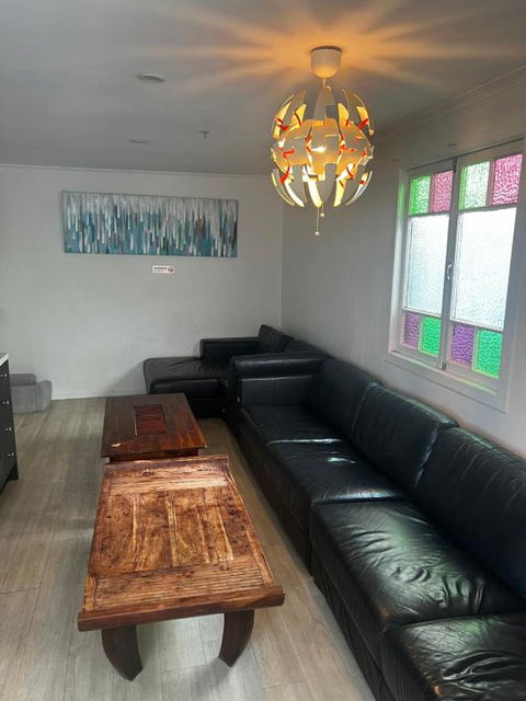 Palm Hamilton Backpacker - eTourism Australia 1