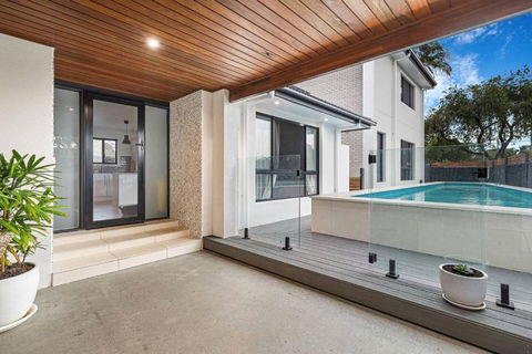 Pool House Hideaway - eTourism Australia 0