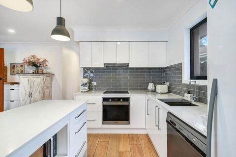 Pool House Hideaway - eTourism Australia 2