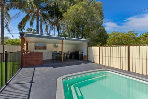 Poolside At Costa - eTourism Australia 1