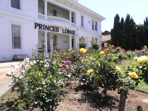 Princes Lodge Motel - eTourism Australia 0