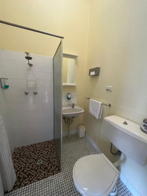 Princes Lodge Motel - eTourism Australia 3