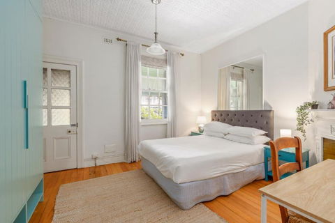 Quaint 3-Bed Heritage Home In The Heart Of Sydney - eTourism Australia 1