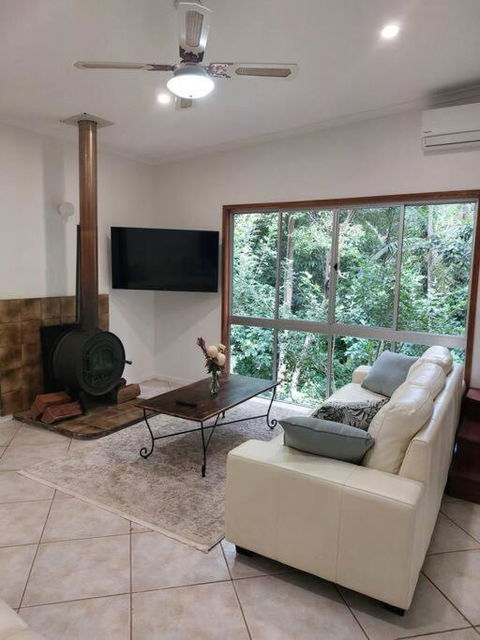 Rainforest Retreat-Fireplace-BBQ-3 Acres- - eTourism Australia 1