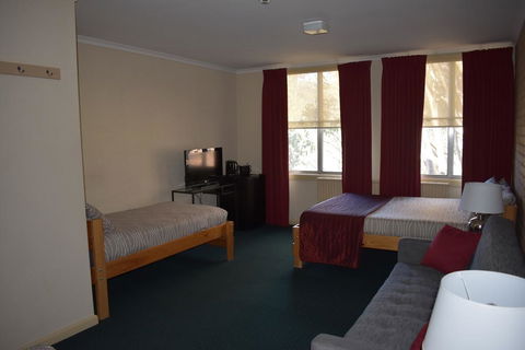 Attunga Alpine Lodge & Apartments - eTourism Australia 2