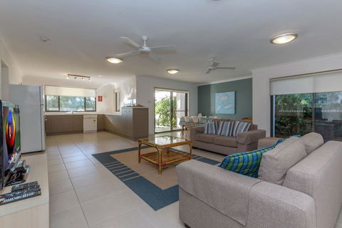 Beach House, Pacific Road, 1/20 - eTourism Australia 2