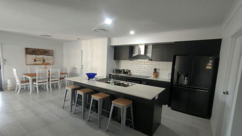 Relax Poolside By The Canal - eTourism Australia 2