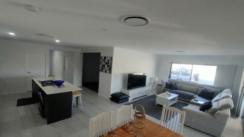 Relax Poolside By The Canal - eTourism Australia 3