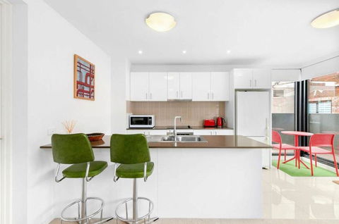 Right In The Centre Of Town - eTourism Australia 2