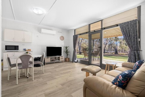 Riversands Rest Accommodation Paringa - Willow Cottage - eTourism Australia 0